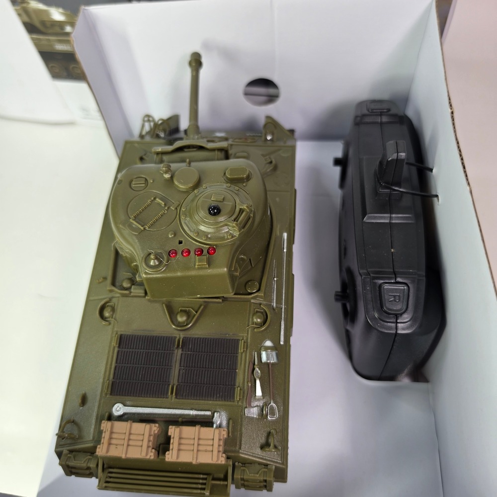 Heng Long 1/30 RC Infrared Battle Tank US M4A3 Sherman 2.4GHz 3841-01 - Picture 7 of 10
